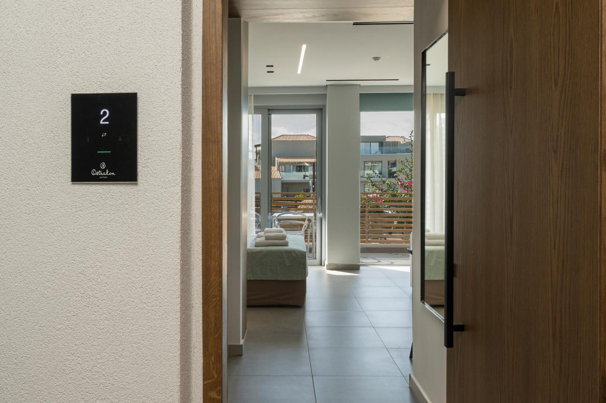 Ostrakon Suites Agia Marina Exteriör bild