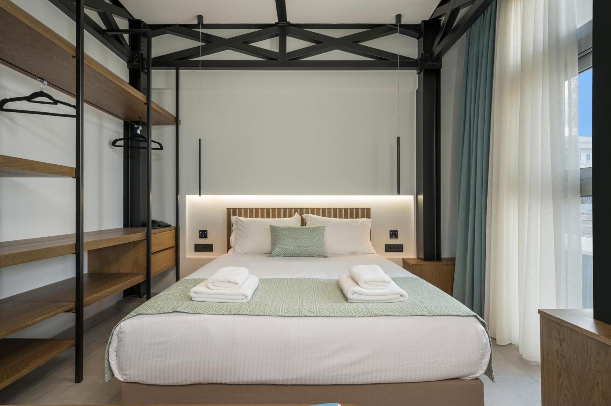 Ostrakon Suites Agia Marina Exteriör bild