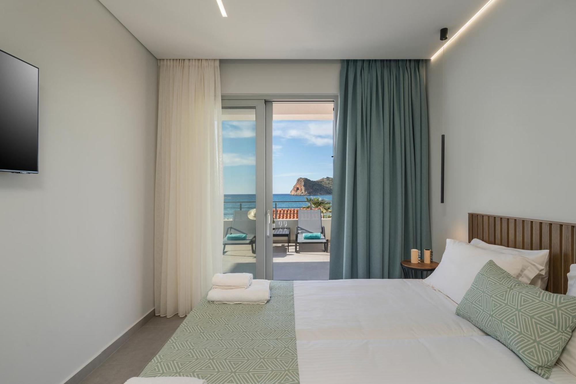 Ostrakon Suites Agia Marina Exteriör bild