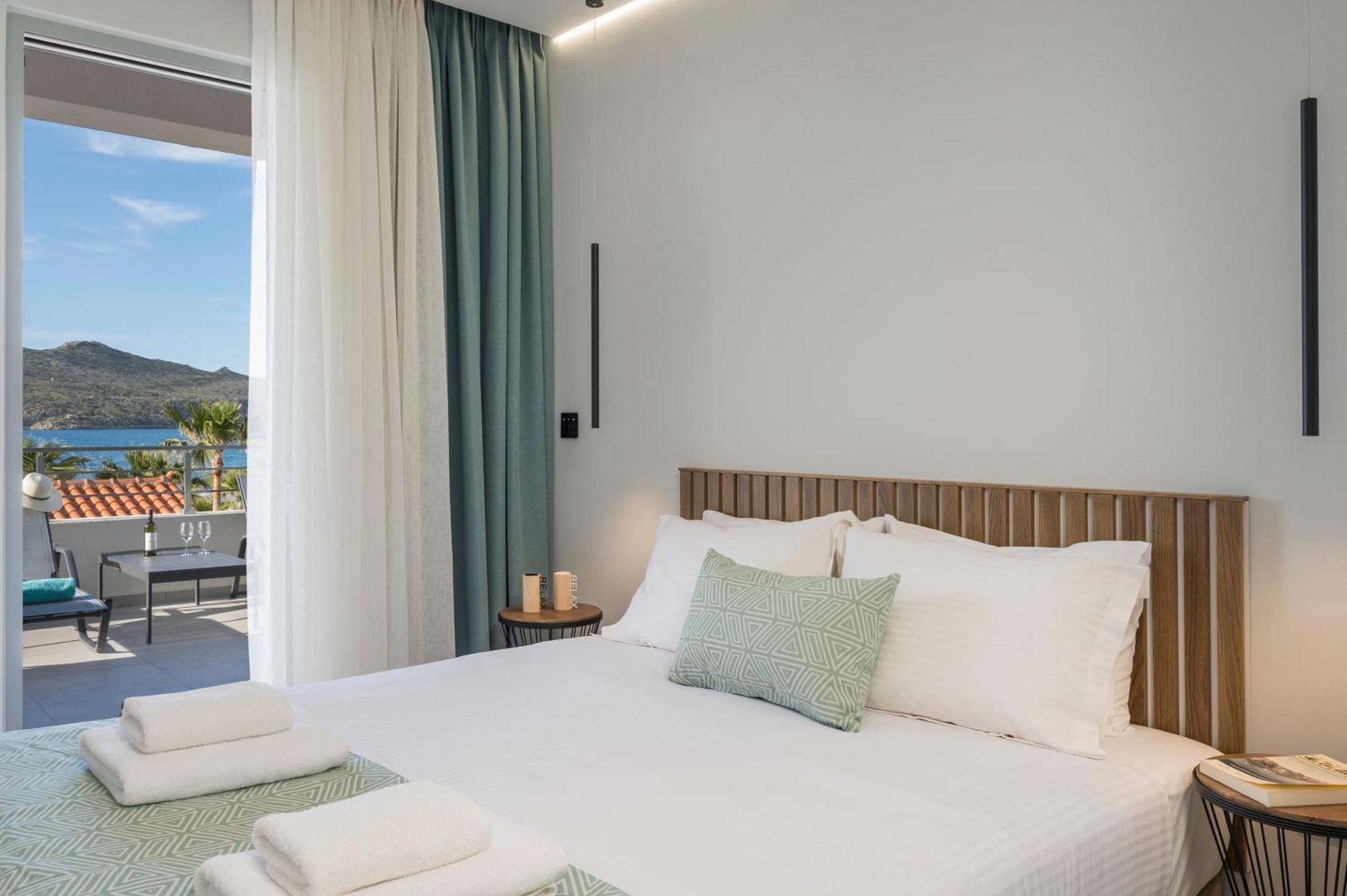 Ostrakon Suites Agia Marina Exteriör bild
