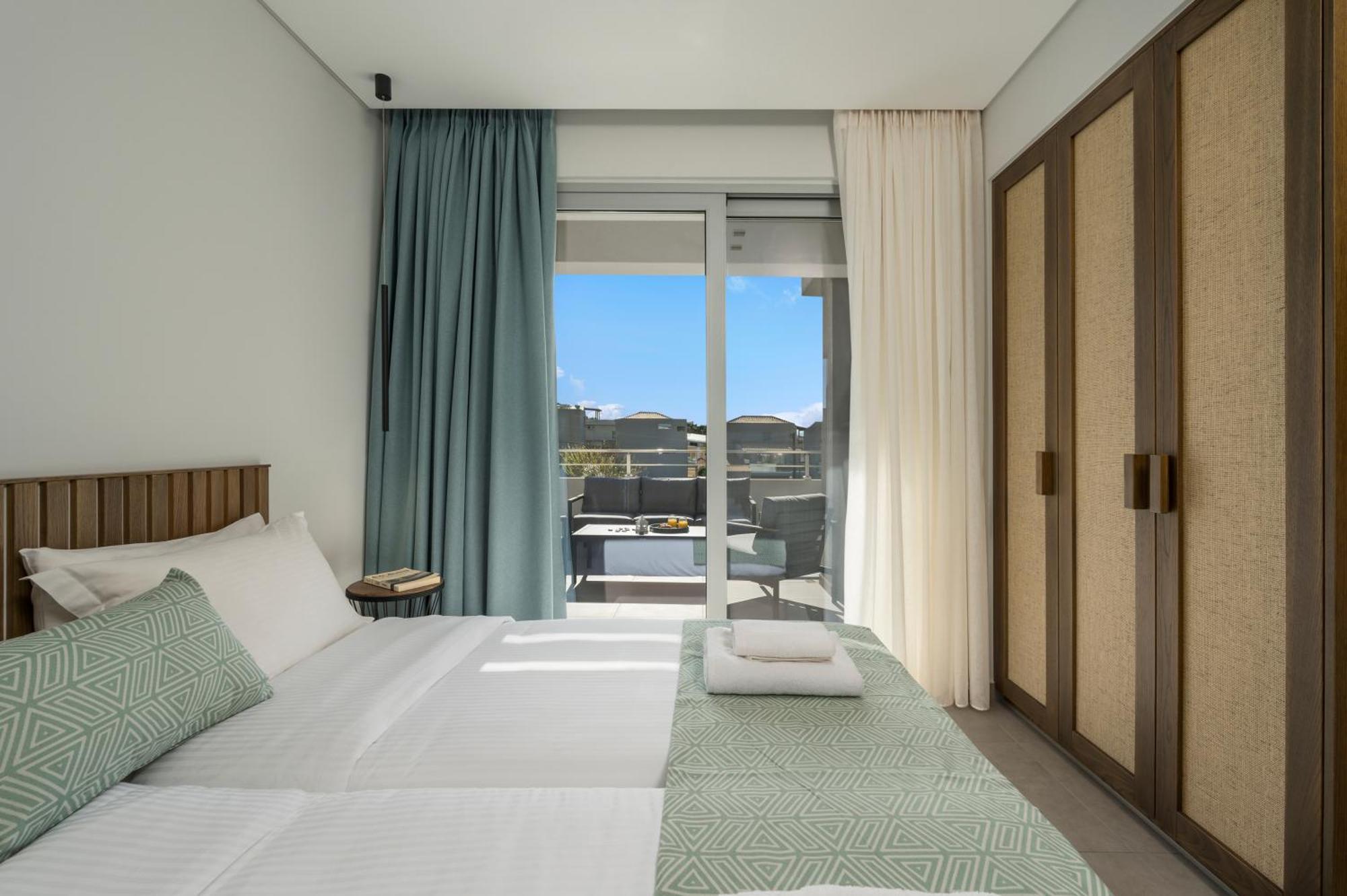 Ostrakon Suites Agia Marina Exteriör bild